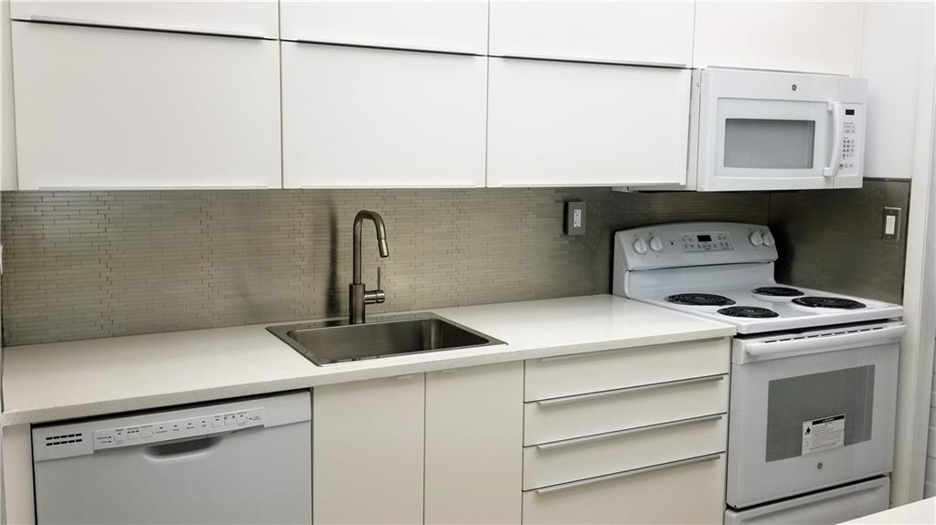 RACQUET CLUB 10 - Residential Lease