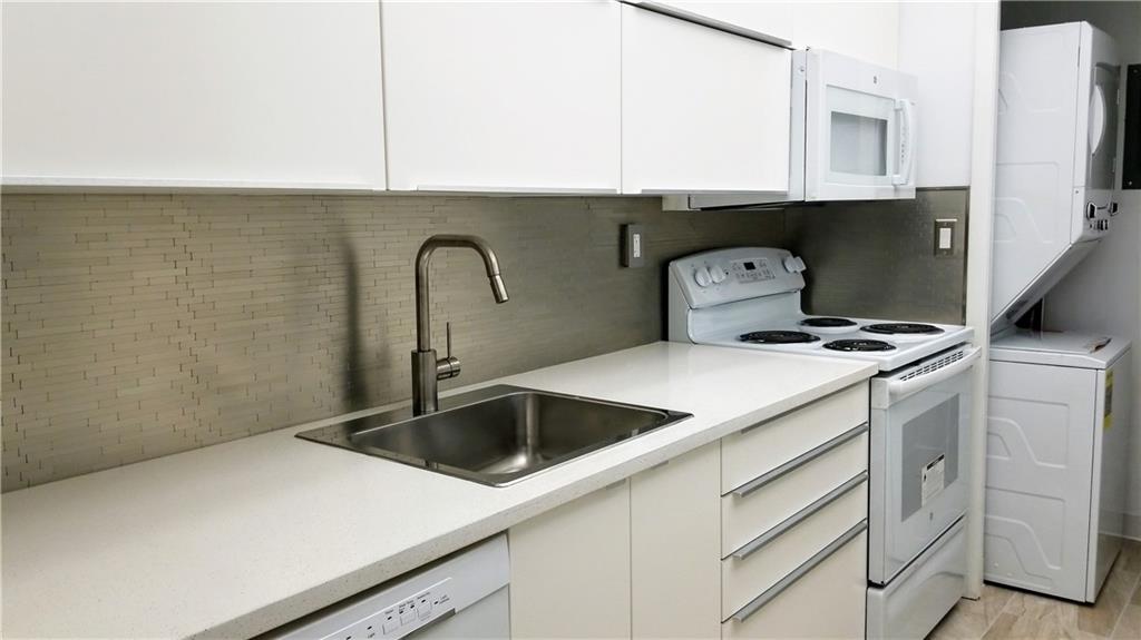 RACQUET CLUB 10 - Residential Lease