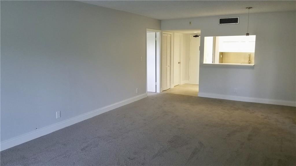 RACQUET CLUB 10 - Residential Lease