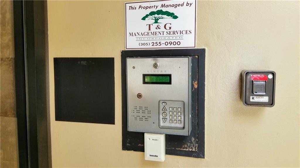 RACQUET CLUB 10 - Residential Lease