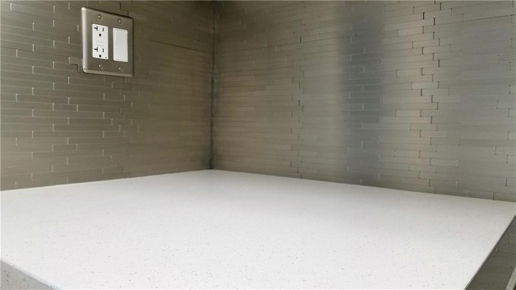 RACQUET CLUB 10 - Residential Lease