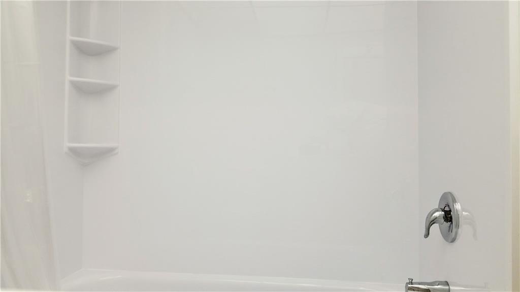 RACQUET CLUB 10 - Residential Lease