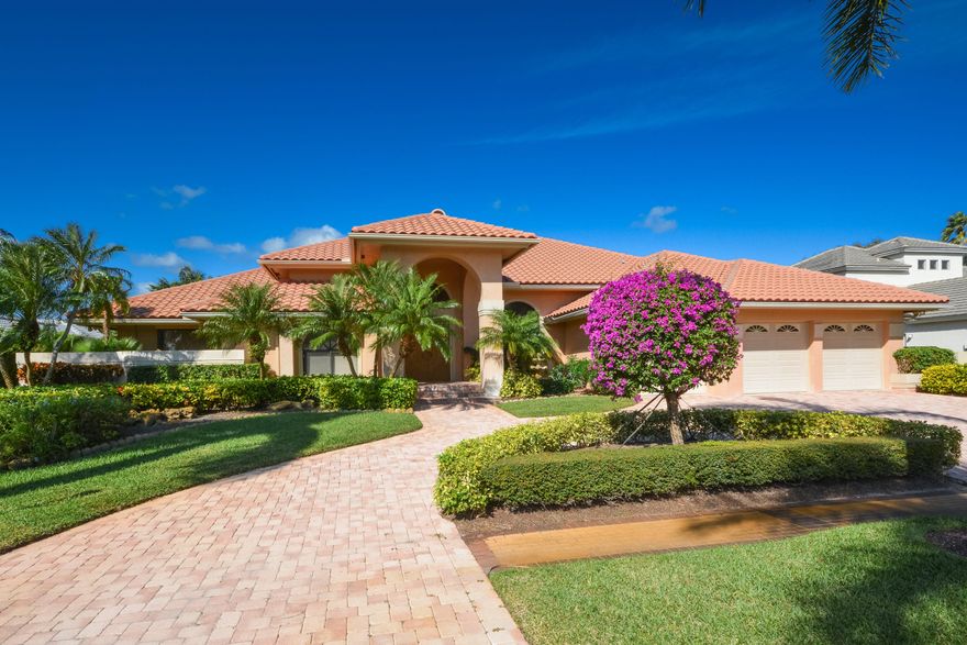 Beautifully maintained one story 4 bedroom residence with panoramic golf course vistas.
Updated kitchen overlooking family room and large outdoor entertainment area featuring resort style pool, spa and summer kitchen, spacious master suite with renovated luxurious his and her baths, formal living and dining room, 3 guest bedrooms each with private renovated bathroom, office and media room.  The information herein is deemed reliable and subject to errors, omissions and changes without notice.  All measurements are approximate.