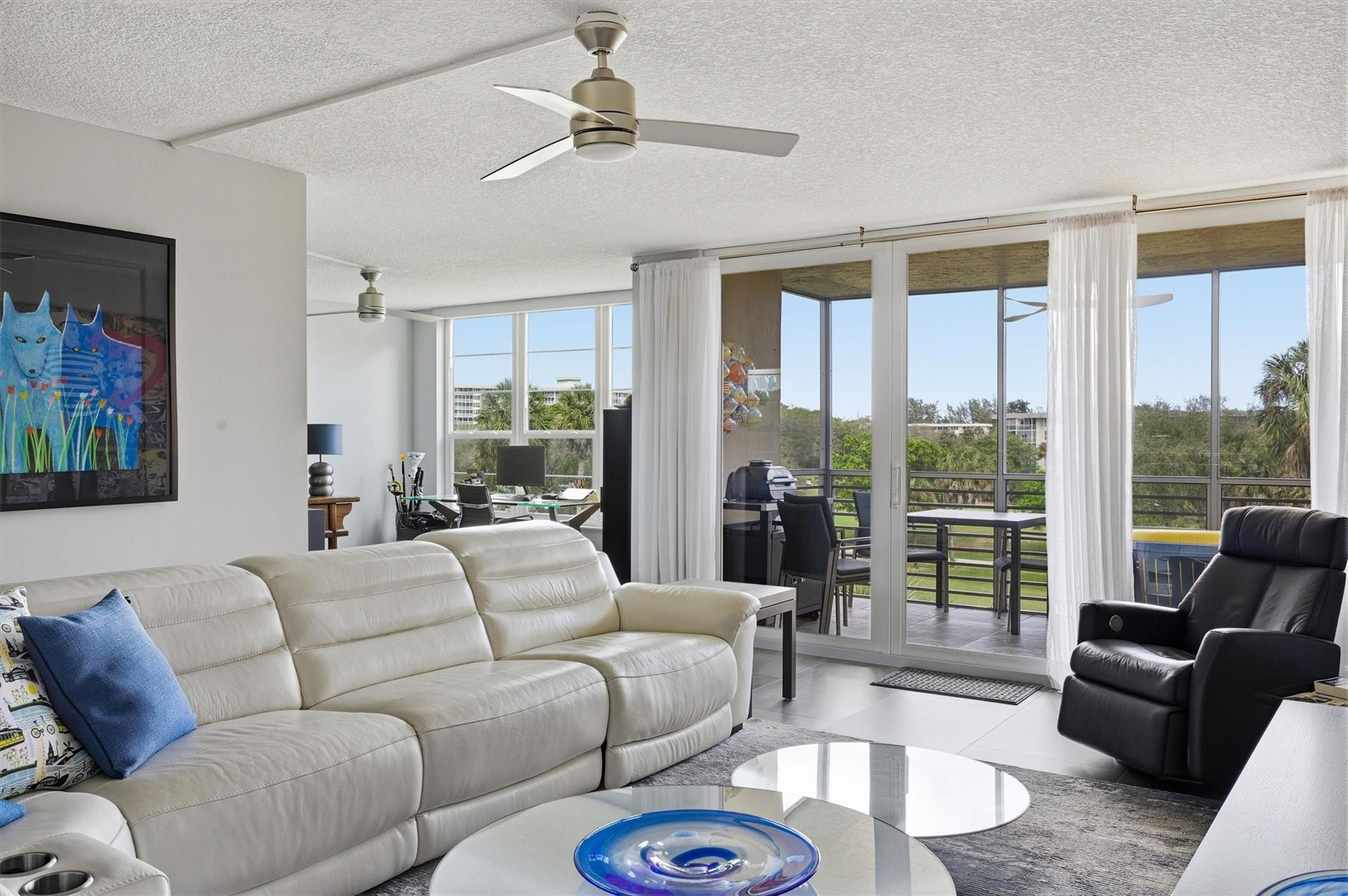 3850 Oaks Clubhouse Drive 408