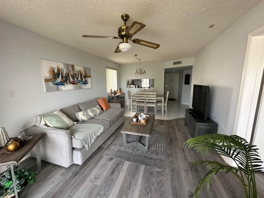 3138 VIA POINCIANA APT 317, LAKE WORTH, FL 33467 - Image cee8b91cb8ee4959dbb51f5f2eafdb94/2601138325