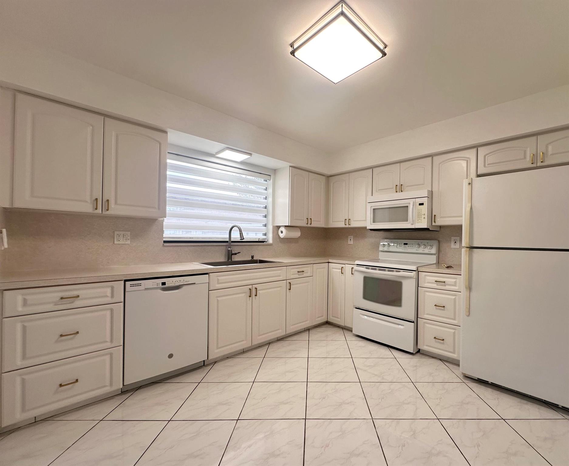 BENT TREE VILLAS EAST CON - Residential