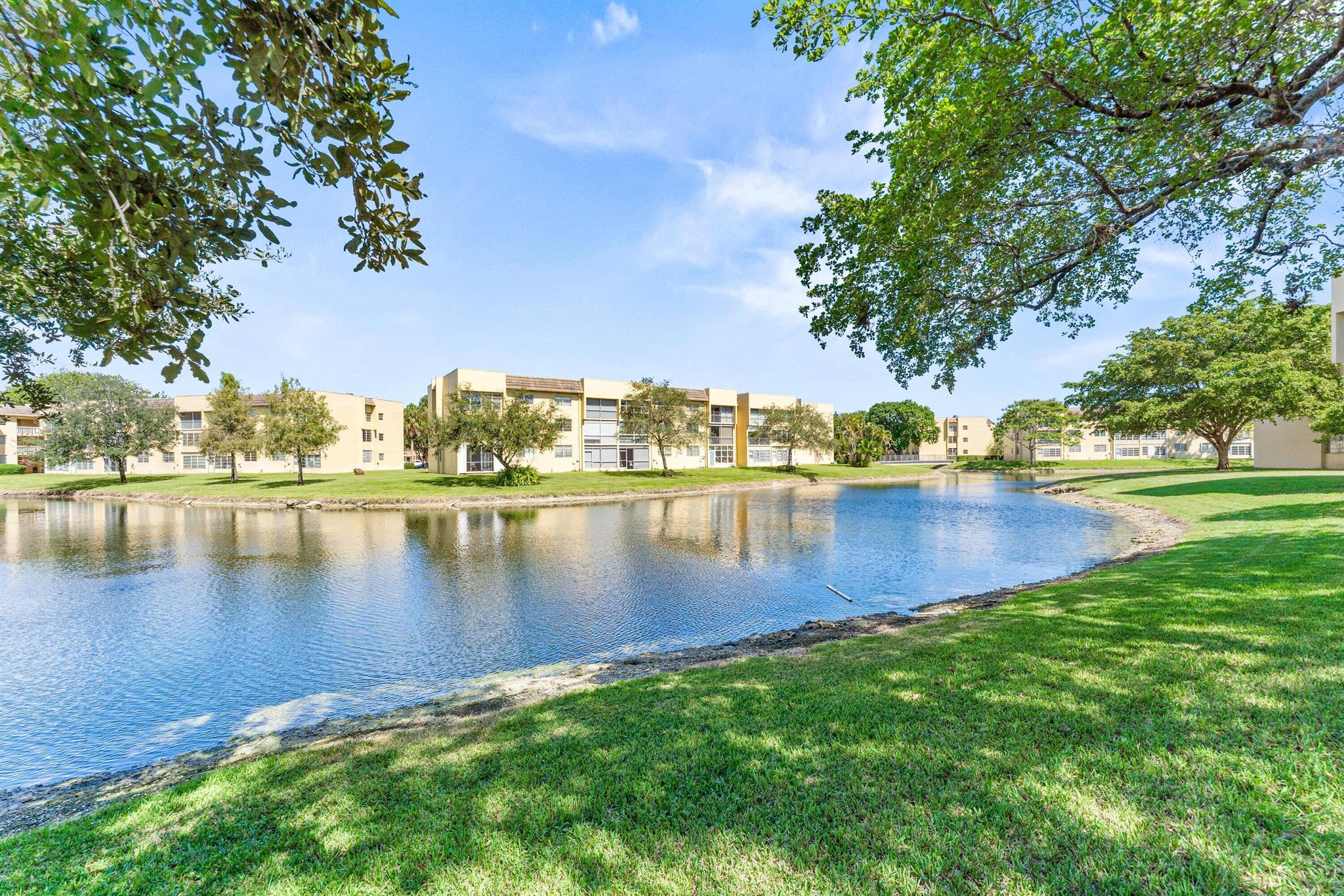 Bermuda Club - Residential