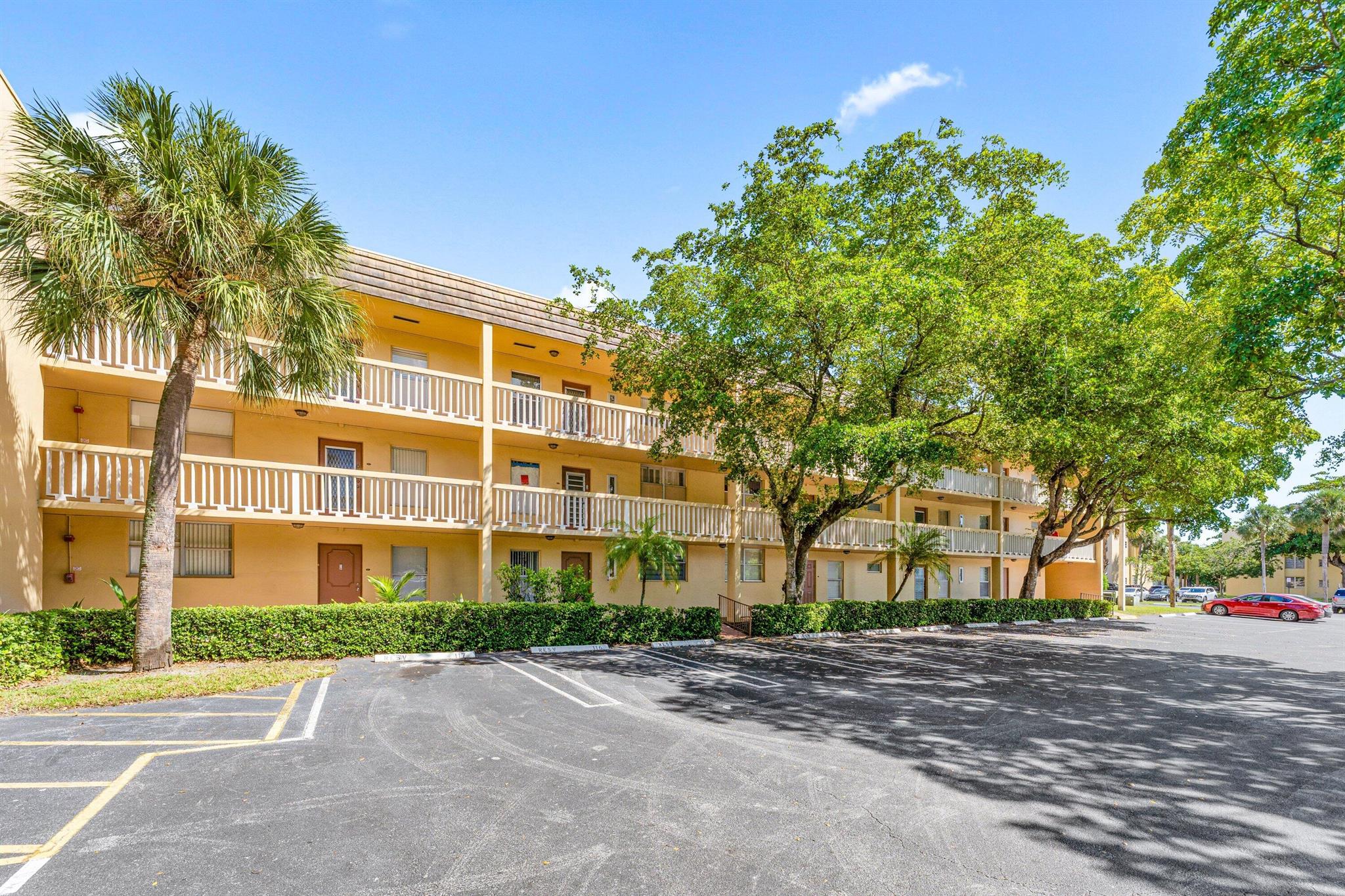Bermuda Club - Residential