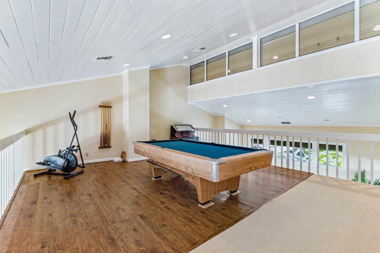 SAILFISH POINT - Residential