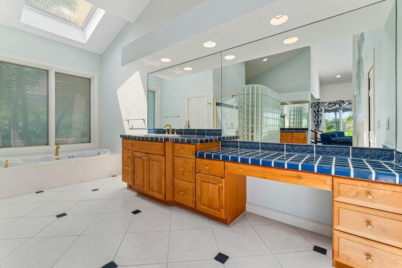 SAILFISH POINT - Residential