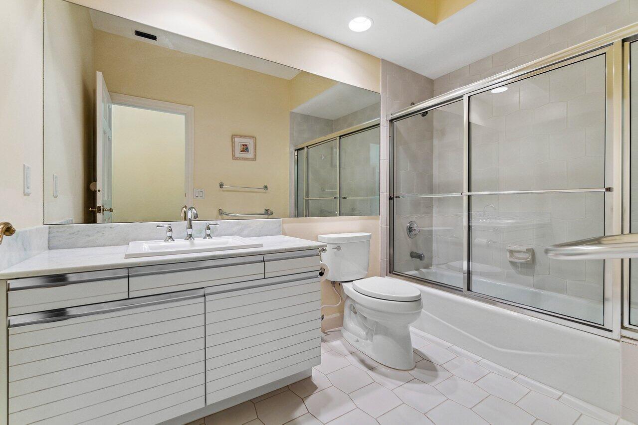 SAILFISH POINT - Residential