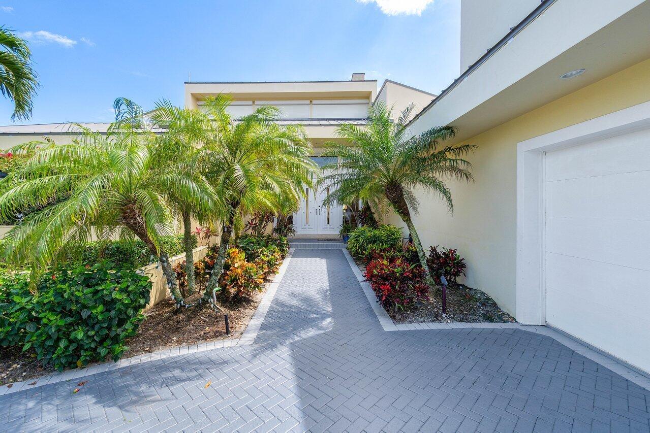 SAILFISH POINT - Residential