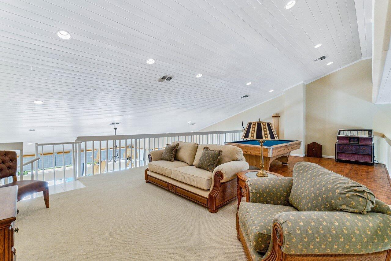 SAILFISH POINT - Residential