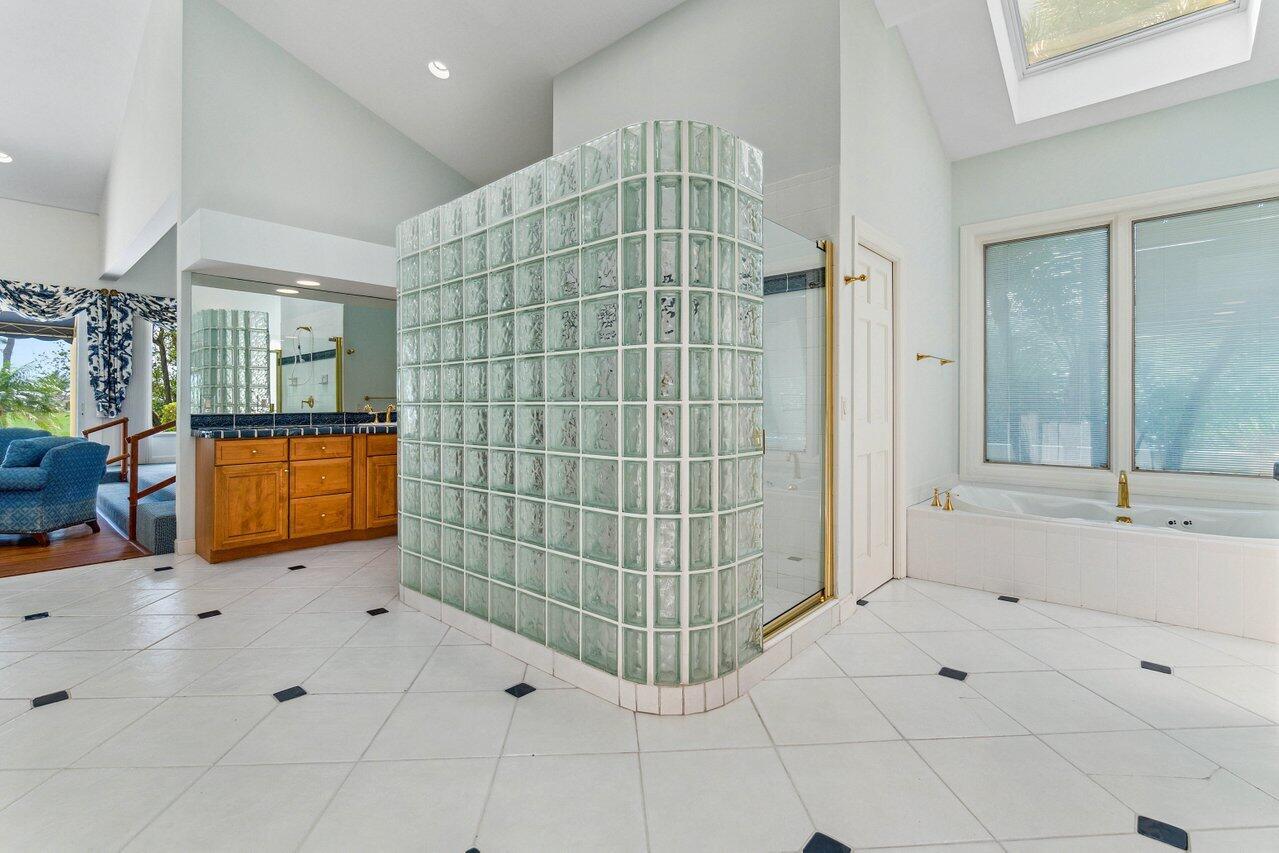 SAILFISH POINT - Residential