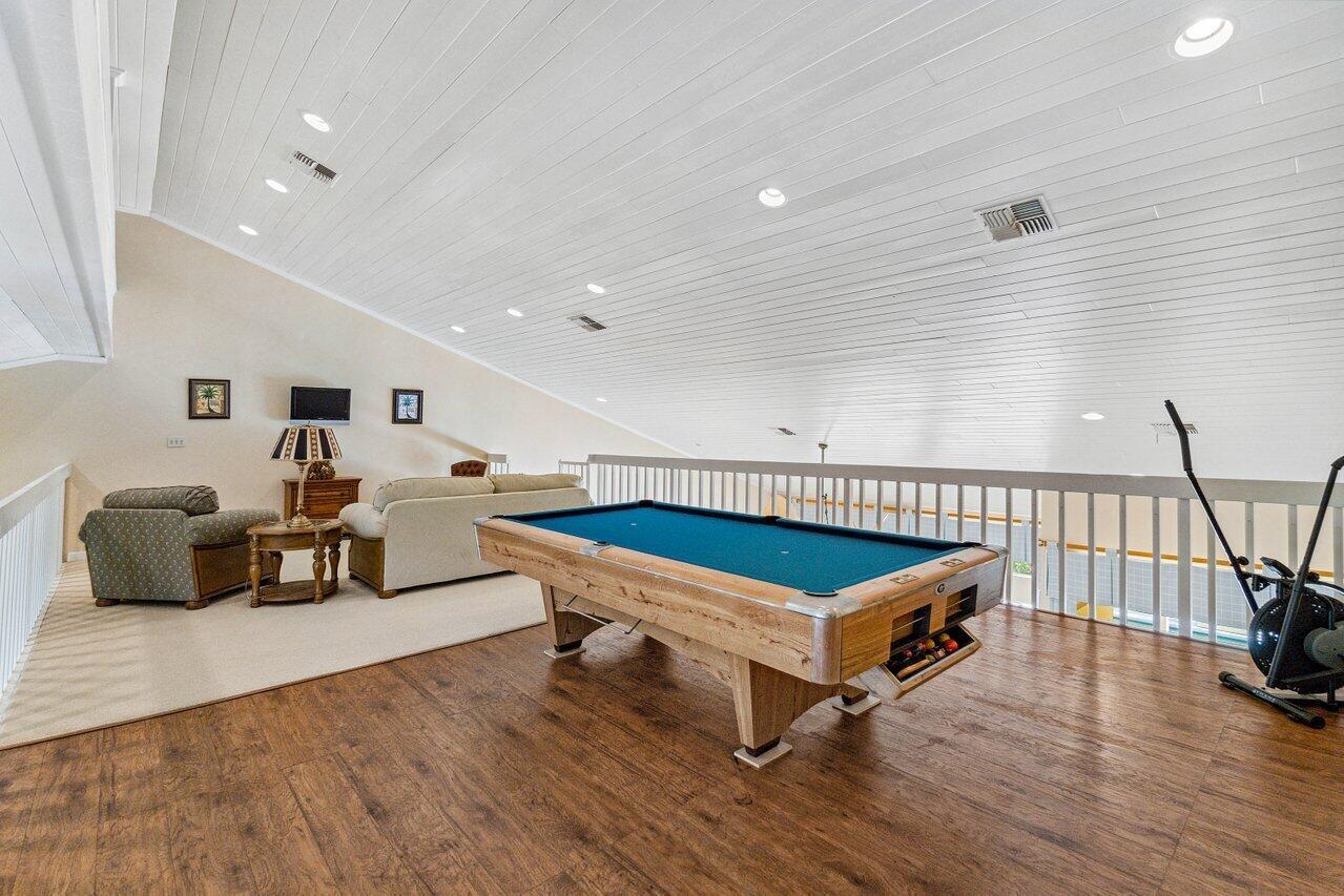 SAILFISH POINT - Residential