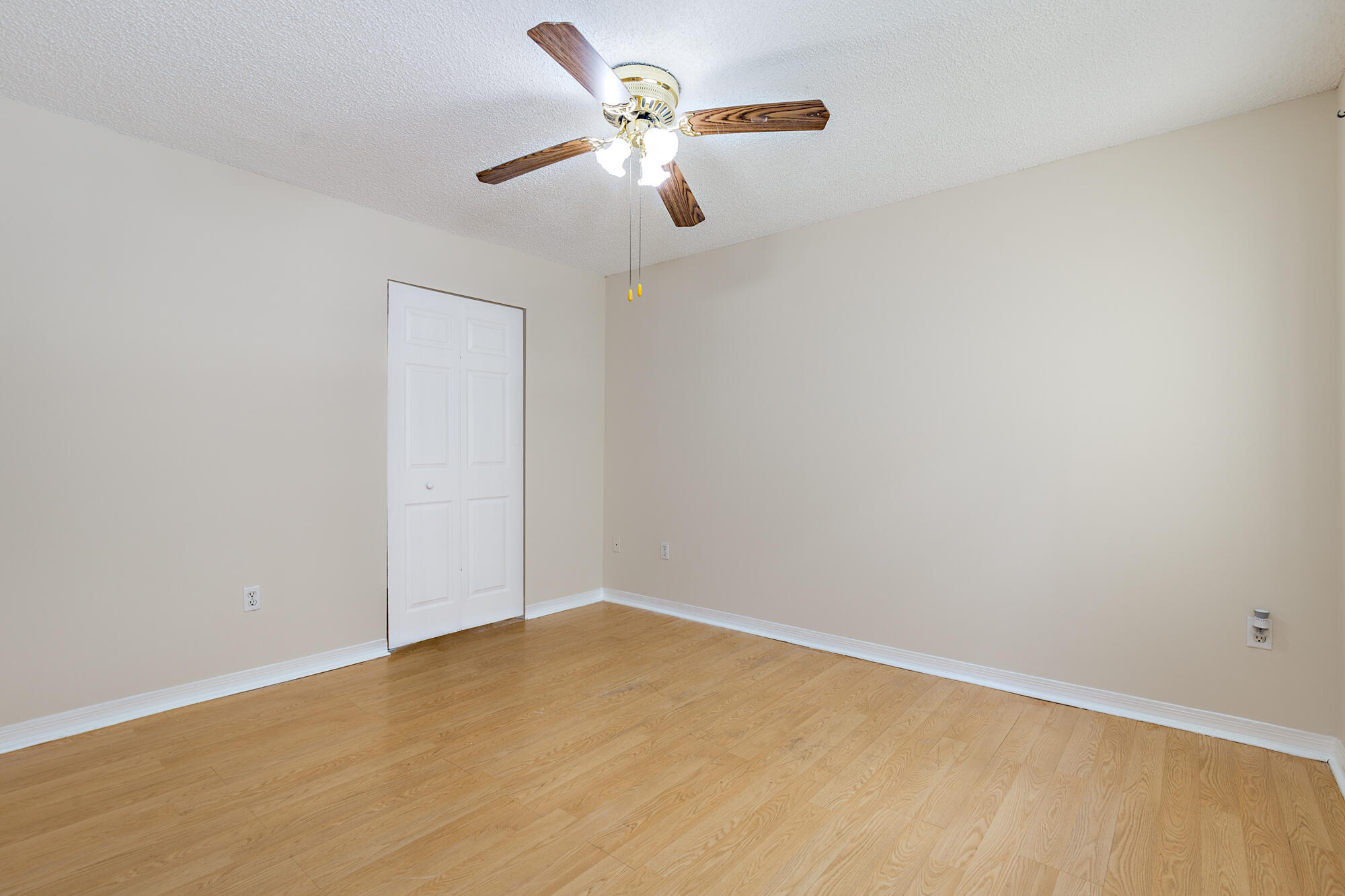 GRAND VIEW AT CRESTWOOD CONDO - Residential