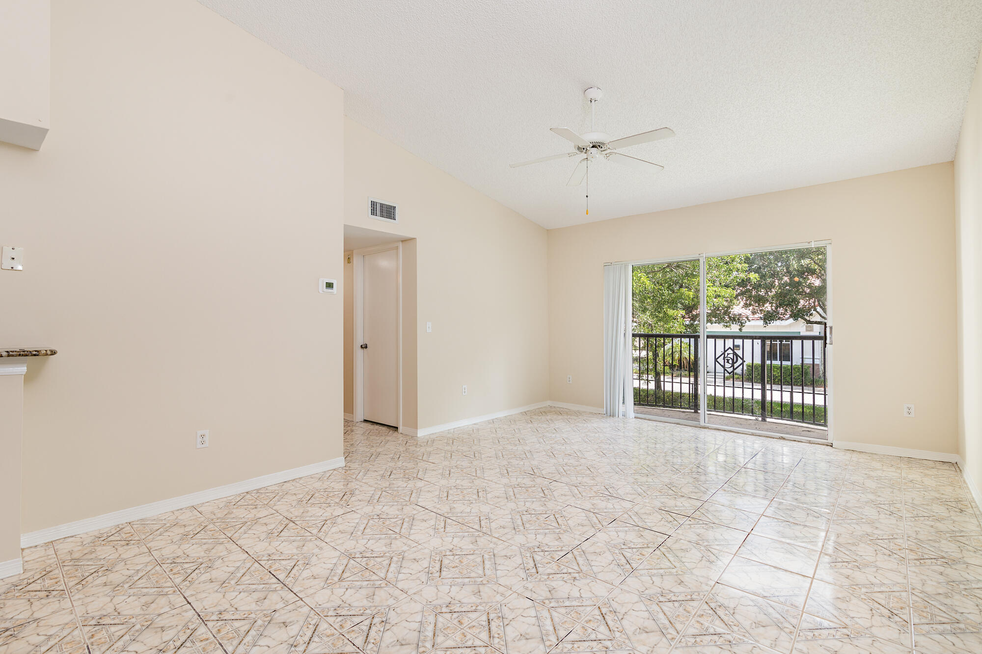 GRAND VIEW AT CRESTWOOD CONDO - Residential