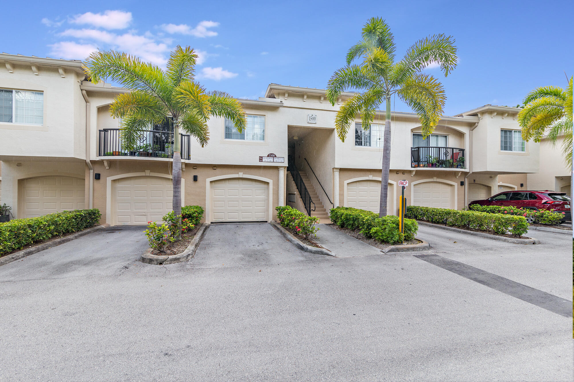 GRAND VIEW AT CRESTWOOD CONDO - Residential