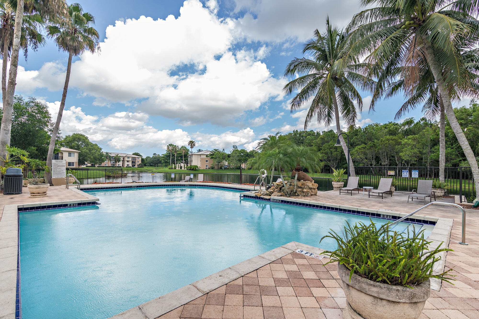 GRAND VIEW AT CRESTWOOD CONDO - Residential