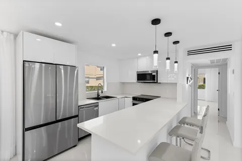 200 Saxony E, Delray Beach, FL MLS: R11074876