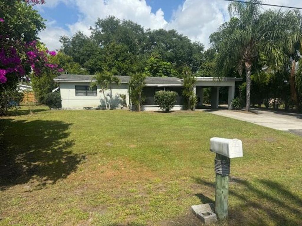 Photo of 2403 Kelly Court, Fort Pierce, FL 34982 (MLS # R11088116)