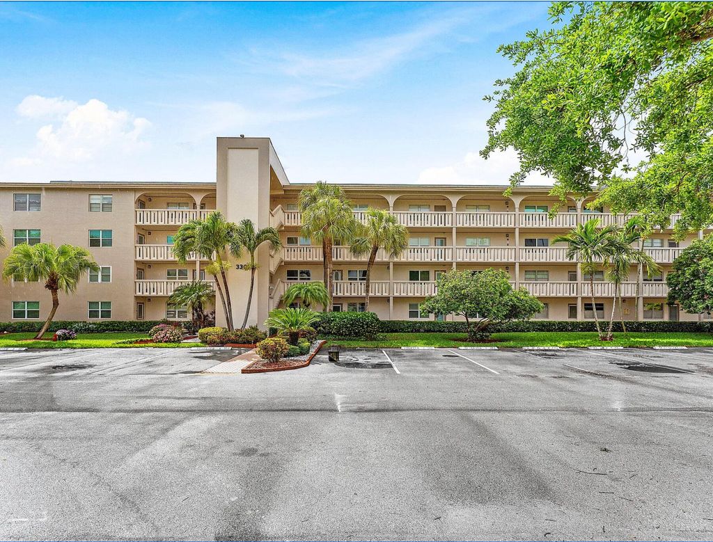 Photo of 3301 Aruba Way #D3, Coconut Creek, FL 33066 (MLS # B26043772)