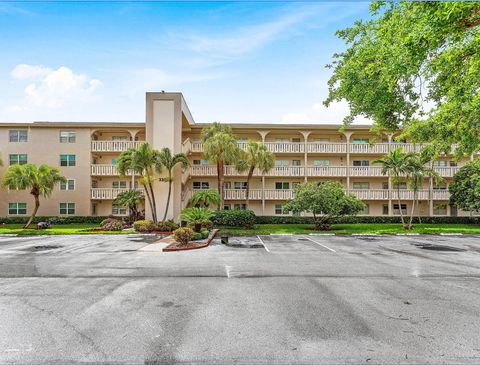 Tiny photo for 3301 Aruba Way #D3, Coconut Creek, FL 33066 (MLS # B26043772)