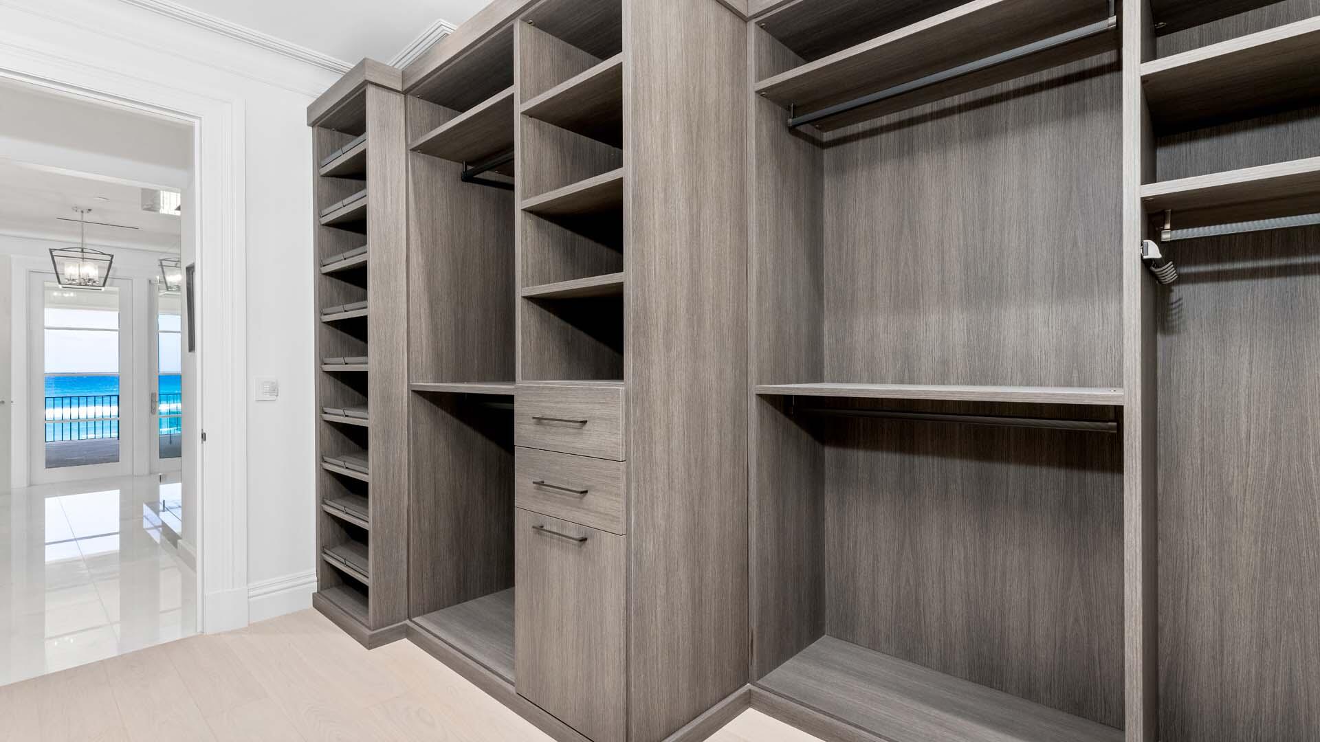 PALM BEACH ESTS PB IN - Residential