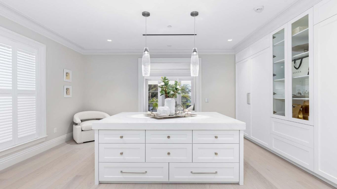 PALM BEACH ESTS PB IN - Residential