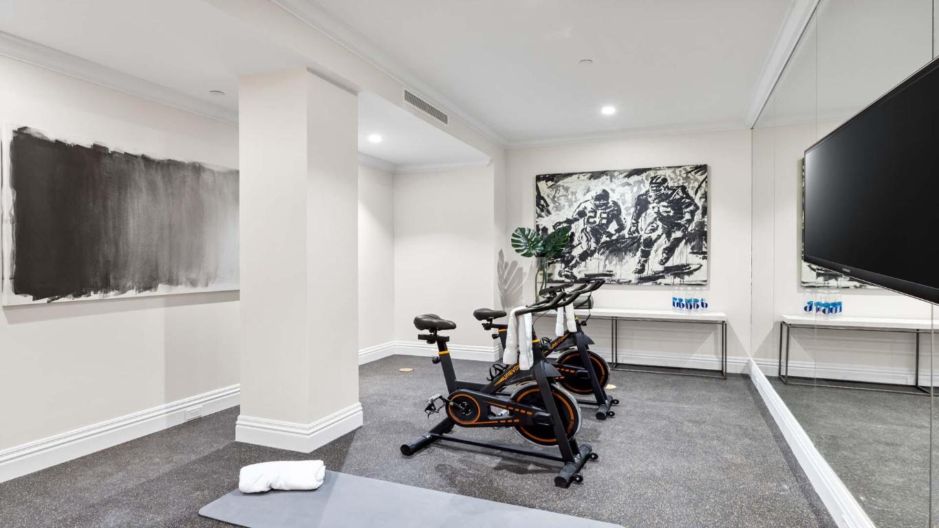 PALM BEACH ESTS PB IN - Residential