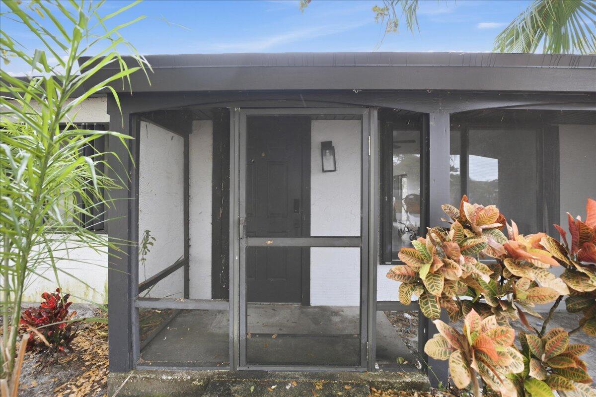 2080 SE Triumph Road, Port St Lucie, FL, 34952/$349,000 3 2080 SE Triumph Road