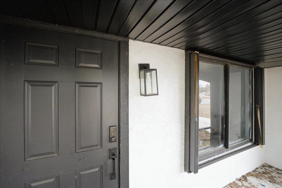 2080 SE Triumph Road, Port St Lucie, FL, 34952/$349,000 4 2080 SE Triumph Road