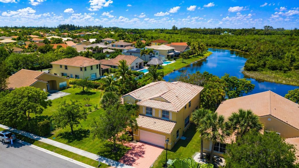 Photo of 740 SW 191st Avenue, Pembroke Pines, FL 33029 (MLS # B26022284)