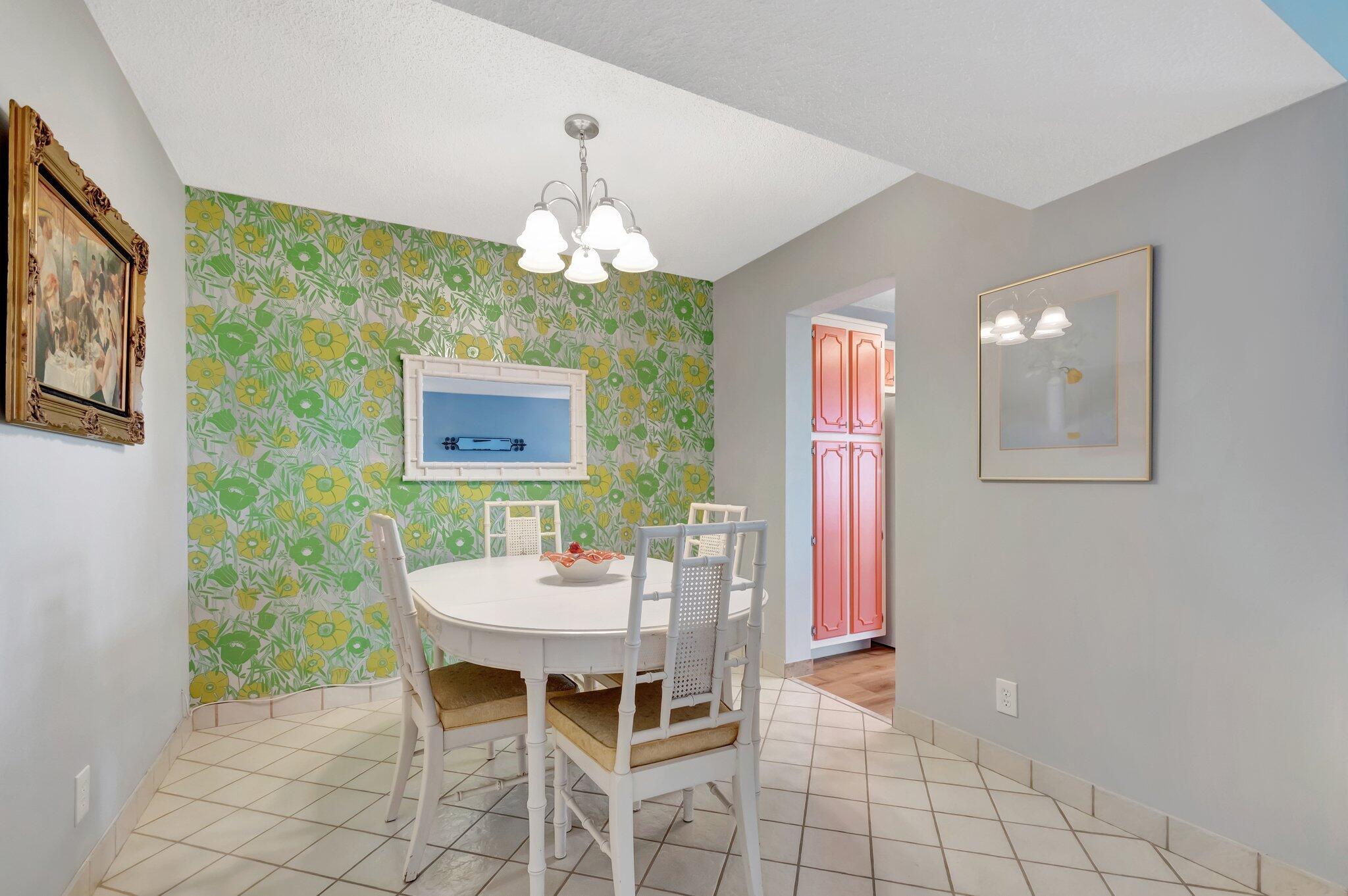3590 Via Poinciana 613