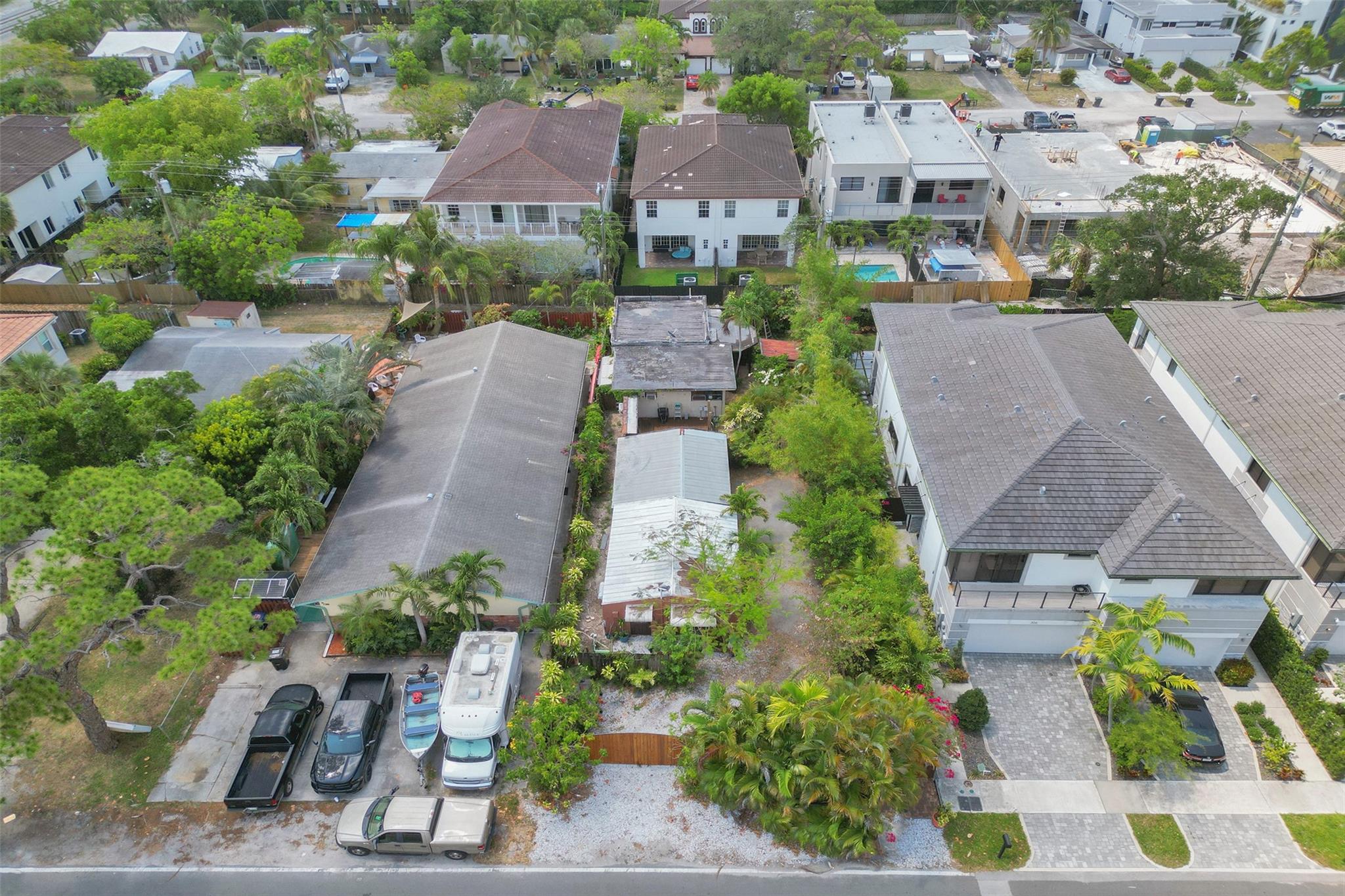 Prime Tarpon River/ Downtown Fort Lauderdale property! This is an ideal opportunity for a builder Endless possibilities to be had with renovating the existing buildings or redeveloping the property to maximize use. Neighboring properties have already been redeveloped with 1mm+ townhouses. The existing lot has a single family home and oversized detached garage. ZONED RD-15. Situated walking distance to Tarpon River Brewery, Hardy Park, Coffee Shops, Downtown, The Warf, Broward General and more! Countless new construction in the immediate area proves to show positive growth. By appointment only!