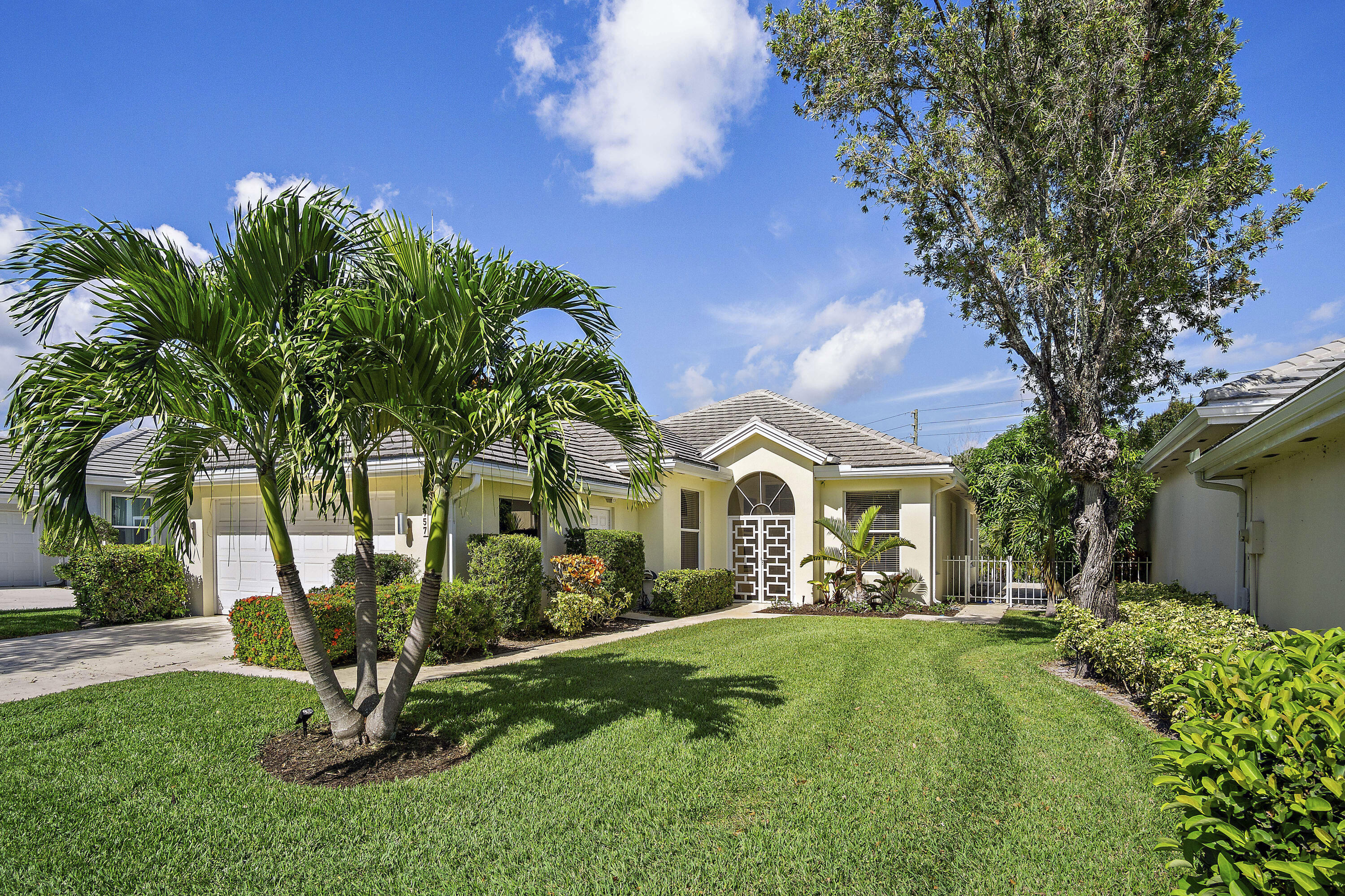 Winter is on its way, come spend it in Hobe Sound!Light and bright, tastefully fully furnished 3/2 private home located in the Hobe Sound Community, The Preserve. Large, heated community pool, tennis courts, basketball court, sidewalks, and lots of beautiful Florida wildlife. Only a few miles to Hobe Sound beach, lots of golf courses, shopping, Palm Beach International airport, dining and more. Minimum 3 month Seasonal rental available on 1/1/23.