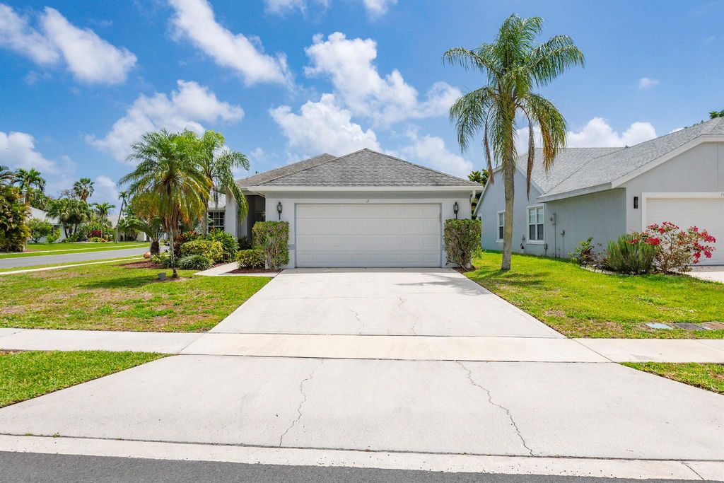Photo of 17 Heather Trace Drive, Boynton Beach, FL 33436 (MLS # R11078581)