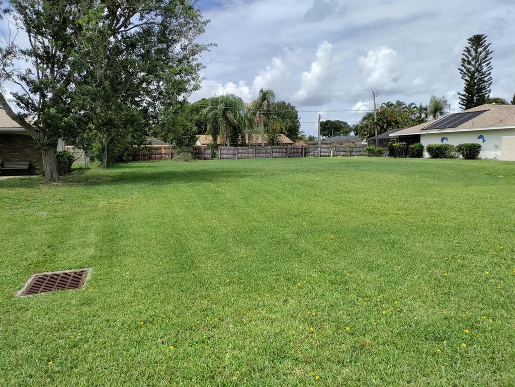 Photo of 476 SE Lamon Lane, Port Saint Lucie, FL 34983 (MLS # R10737388)