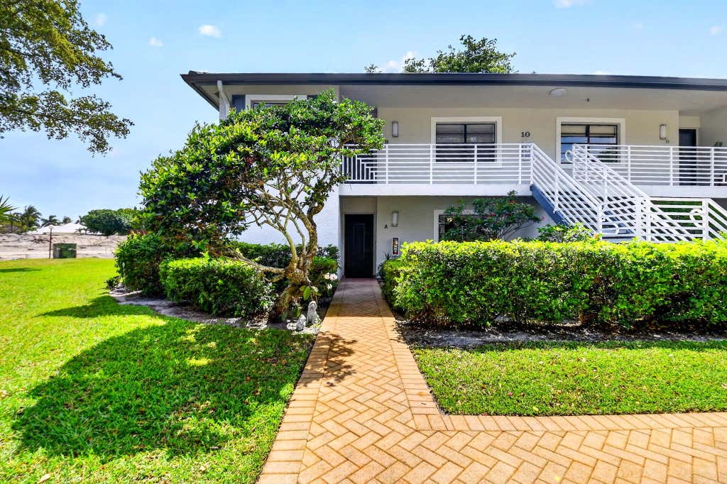 Photo of 10 Southport Lane #A, Boynton Beach, FL 33436 (MLS # B26012307)