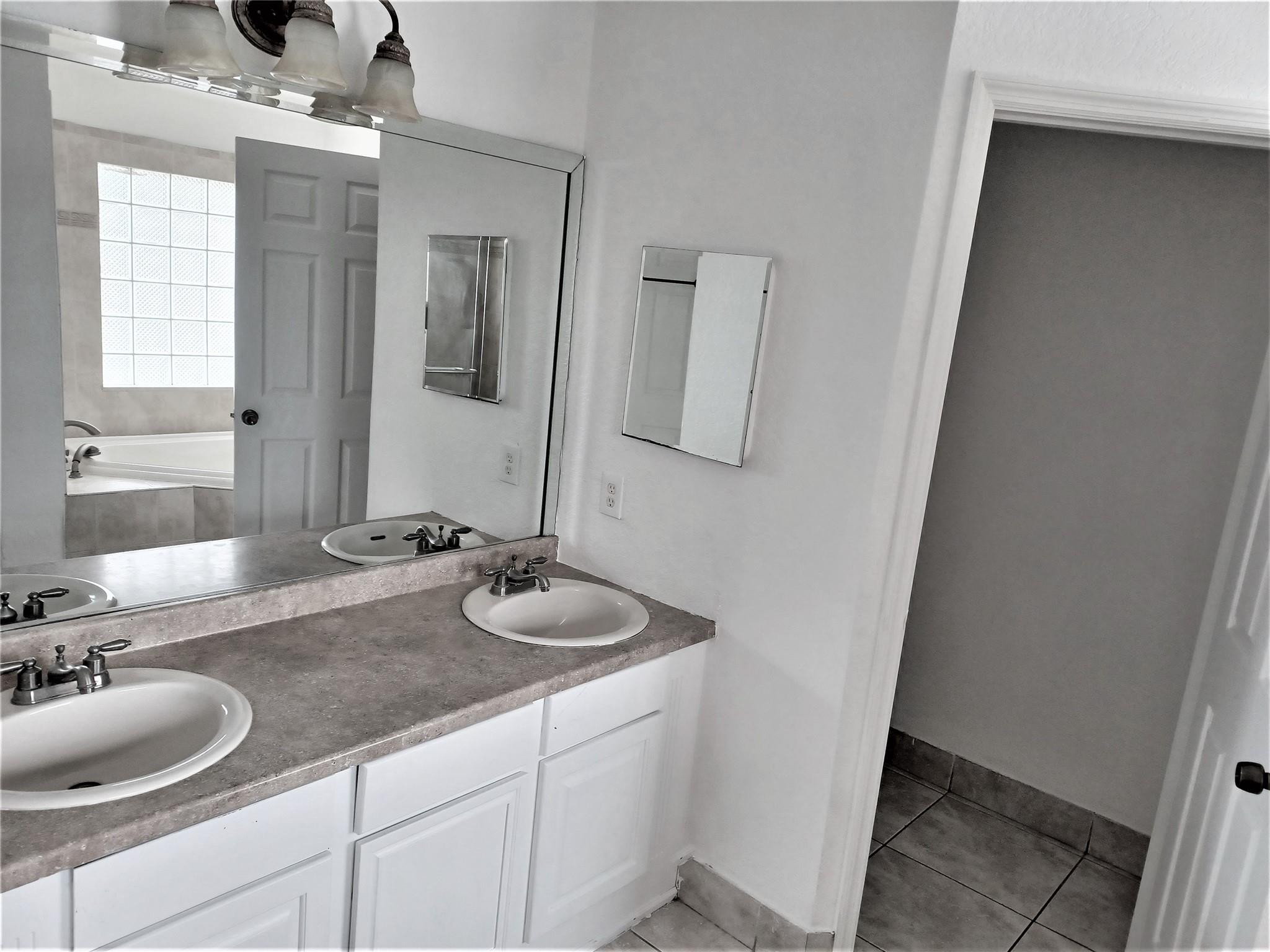 West Gate Estate - Residential Lease