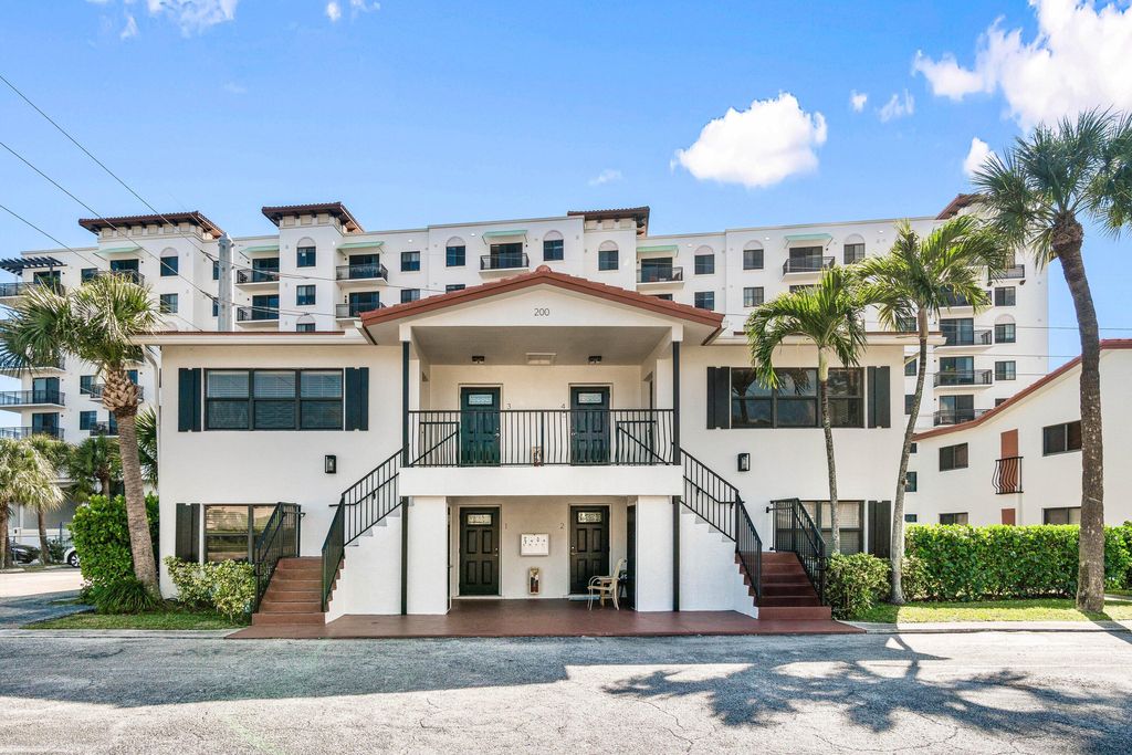 Photo of 200 SW 7th Street #3, Boca Raton, FL 33432 (MLS # R11160190)