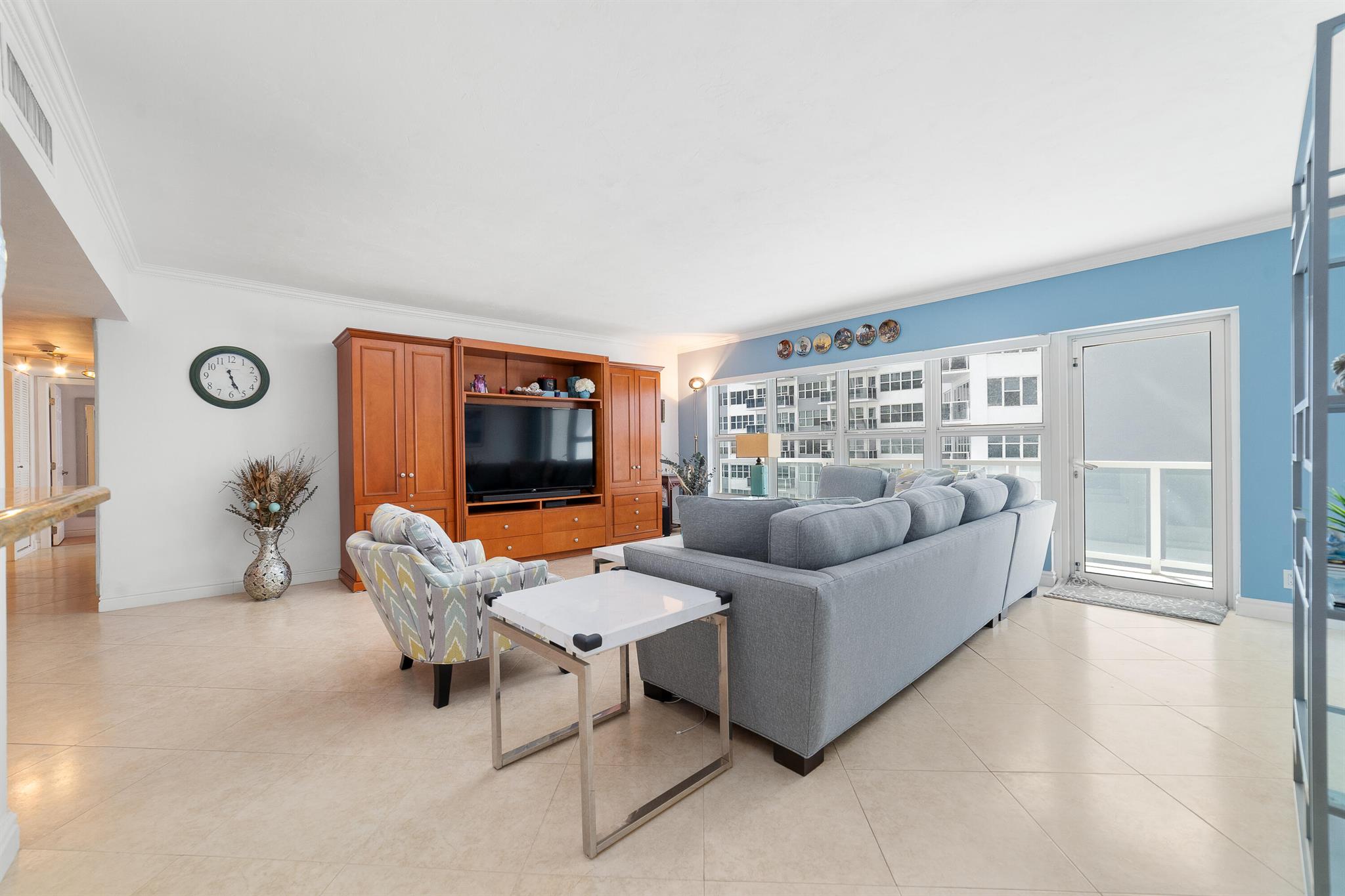 REGENCY TOWER SOUTH CONDO - Residential