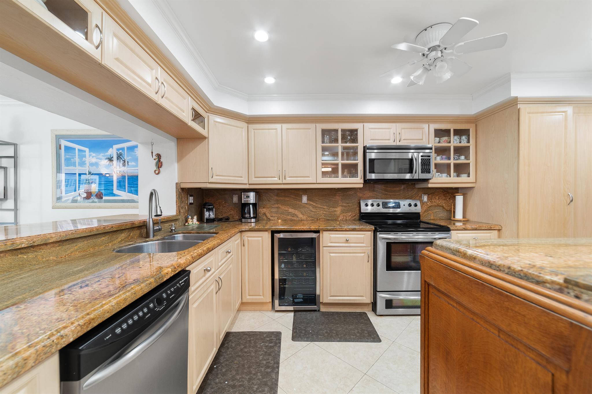 REGENCY TOWER SOUTH CONDO - Residential