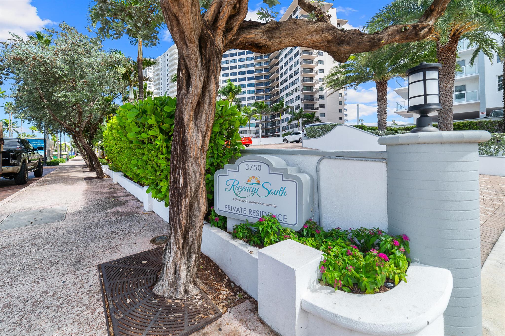 REGENCY TOWER SOUTH CONDO - Residential