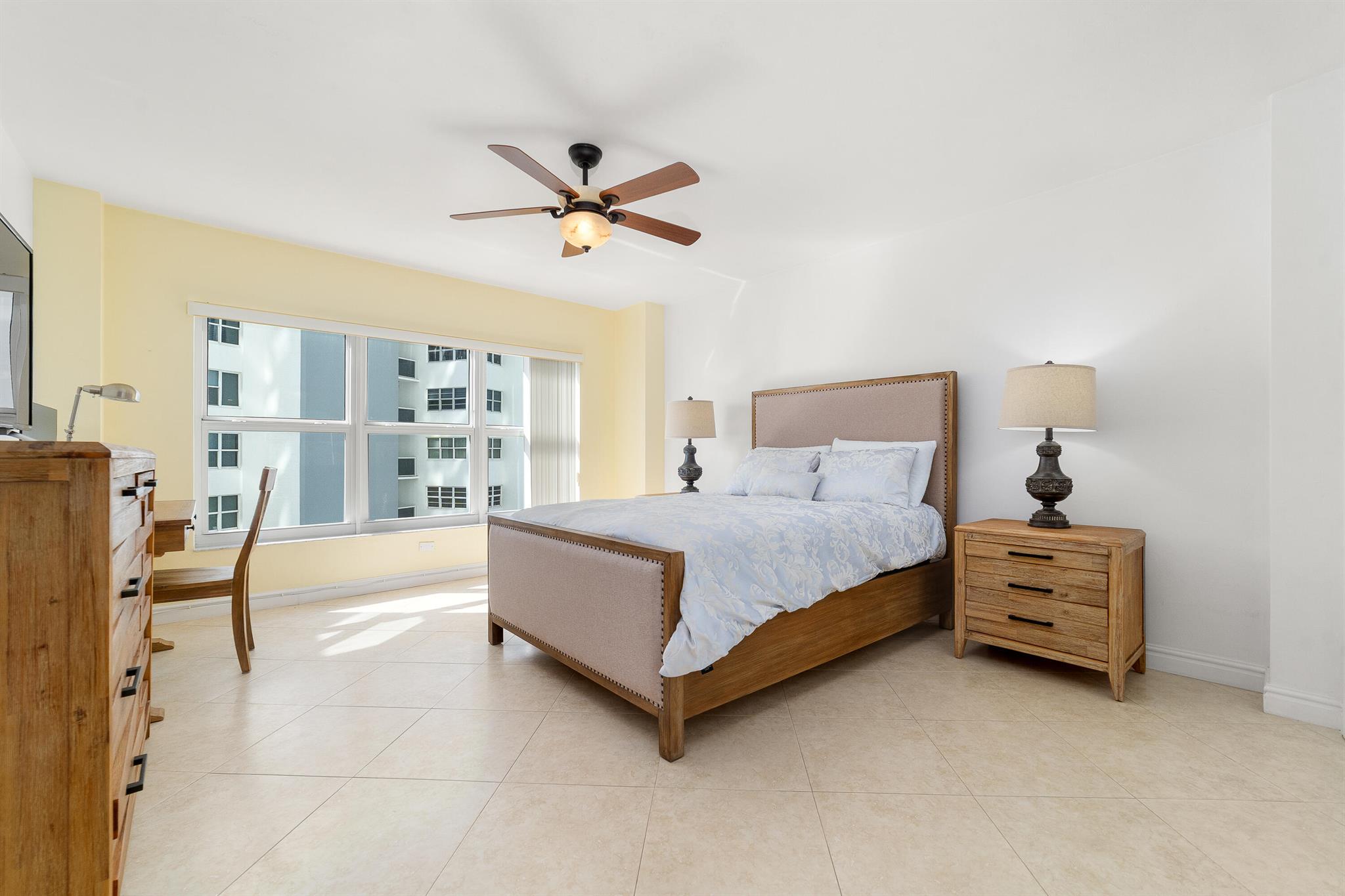 REGENCY TOWER SOUTH CONDO - Residential