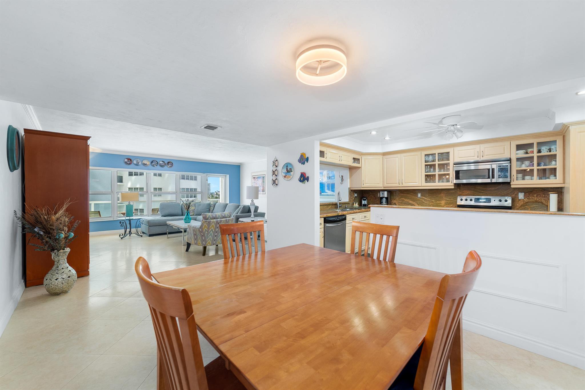 REGENCY TOWER SOUTH CONDO - Residential