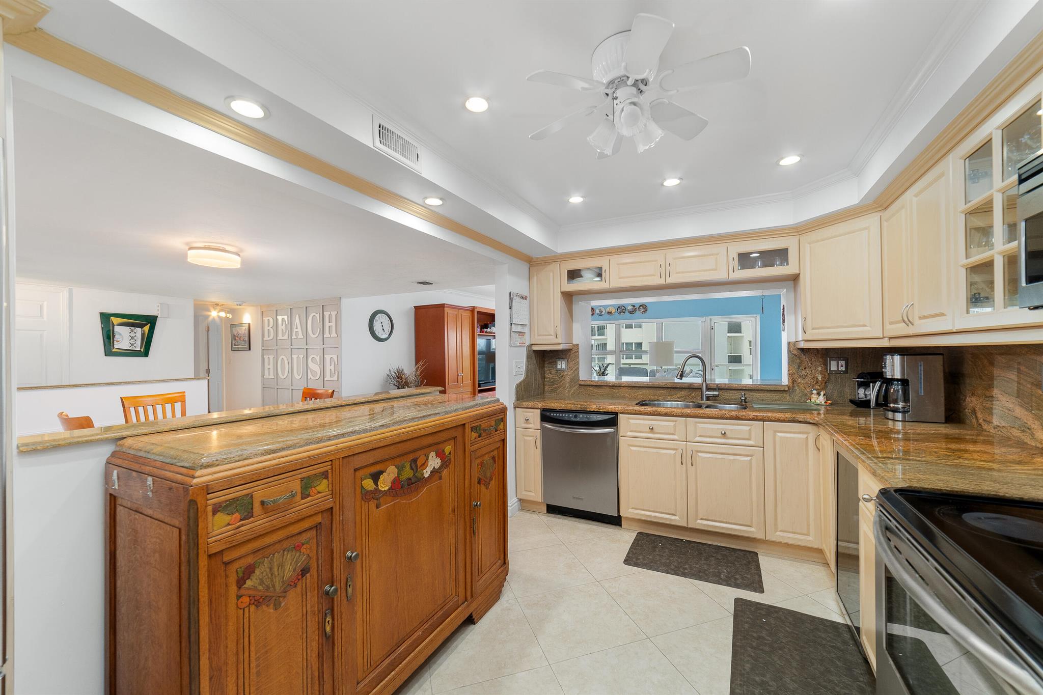 REGENCY TOWER SOUTH CONDO - Residential