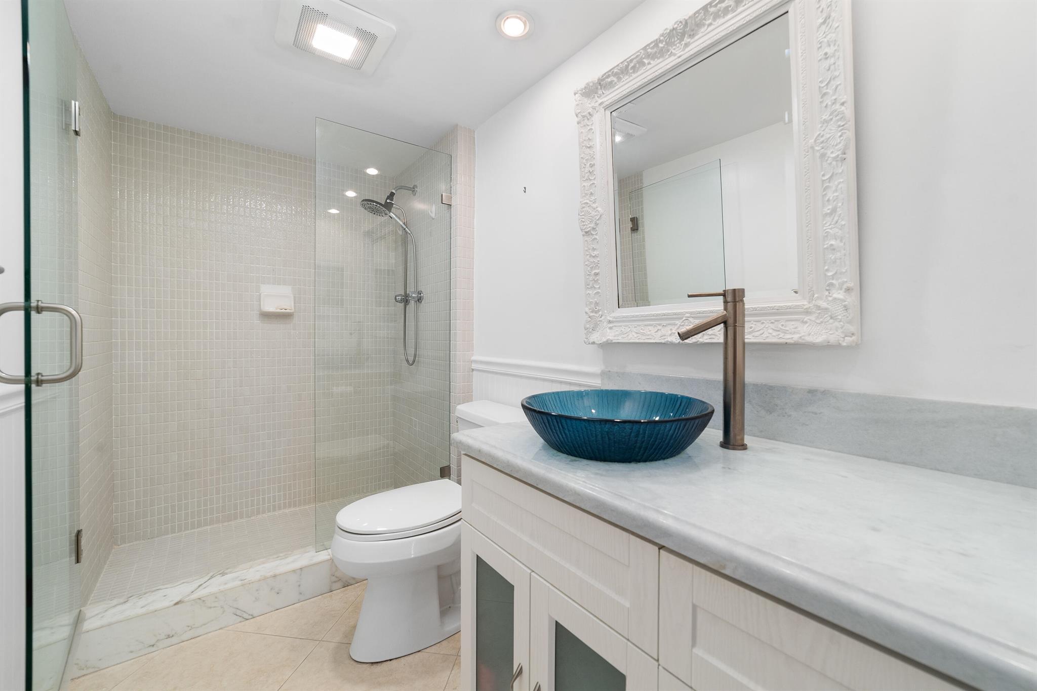 REGENCY TOWER SOUTH CONDO - Residential