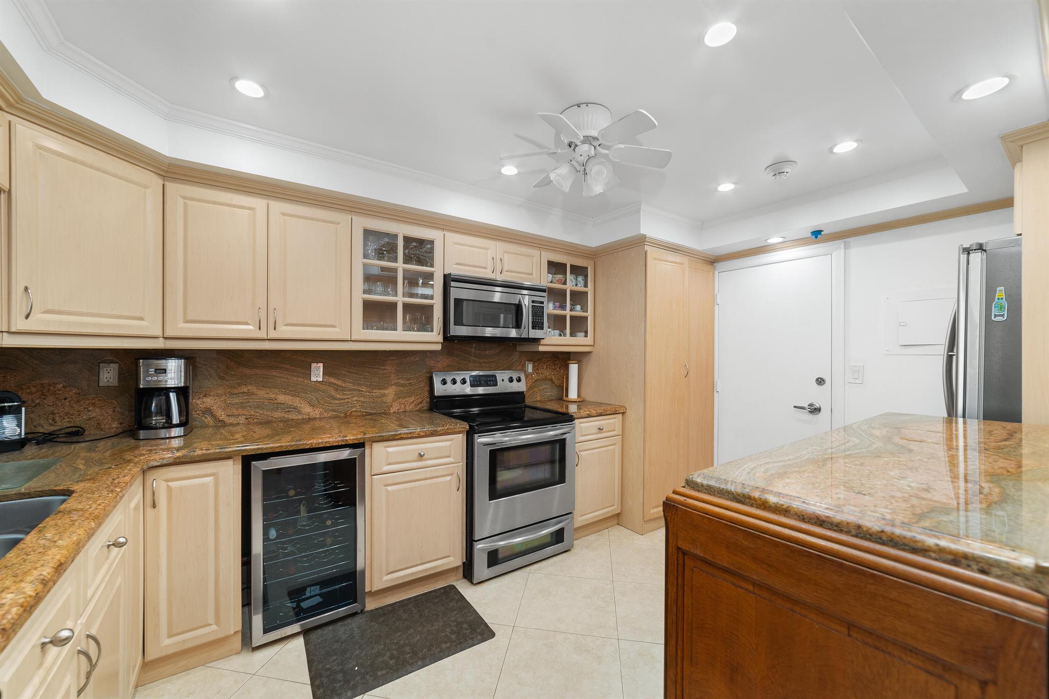 REGENCY TOWER SOUTH CONDO - Residential