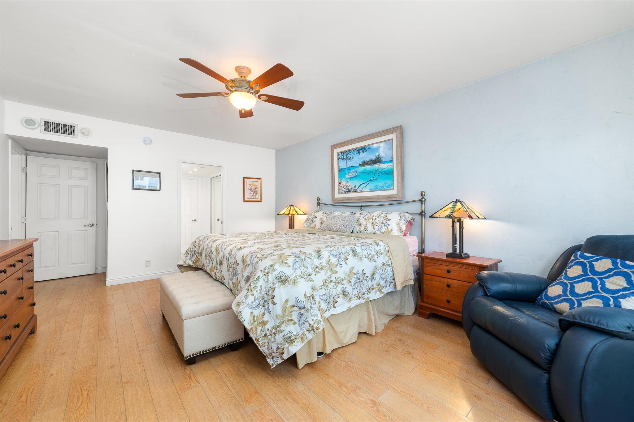 REGENCY TOWER SOUTH CONDO - Residential